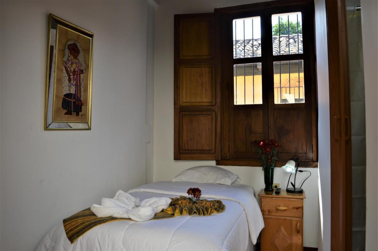 Hotel Y Galeria Uxlabil Antigua Εξωτερικό φωτογραφία
